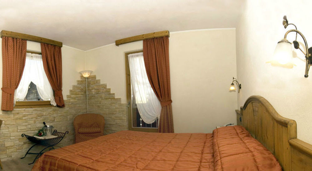 Hotel Costanza Mountain Holiday Ливиньо Экстерьер фото