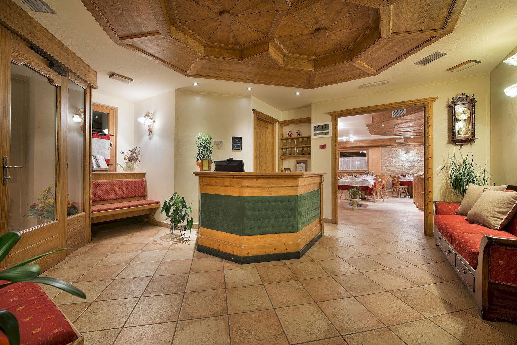 Hotel Costanza Mountain Holiday Ливиньо Экстерьер фото