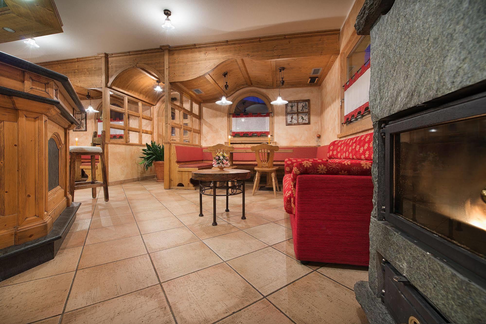 Hotel Costanza Mountain Holiday Ливиньо Экстерьер фото