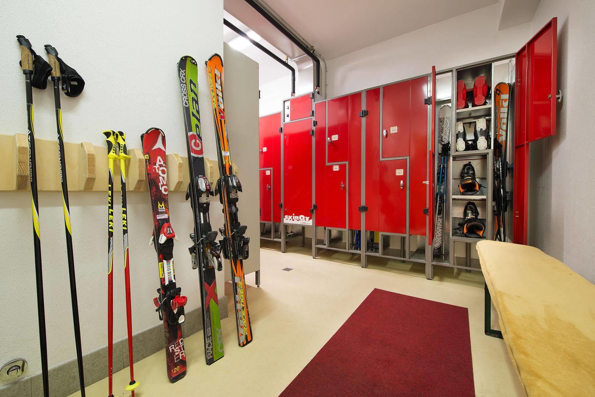 Hotel Costanza Mountain Holiday Ливиньо Экстерьер фото