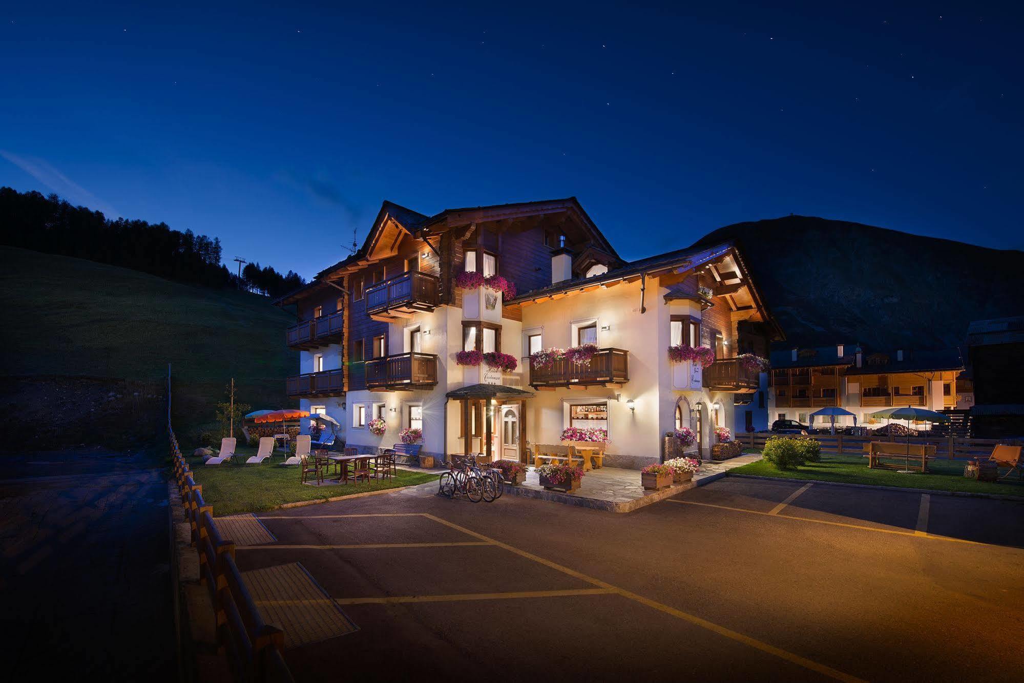 Hotel Costanza Mountain Holiday Ливиньо Экстерьер фото